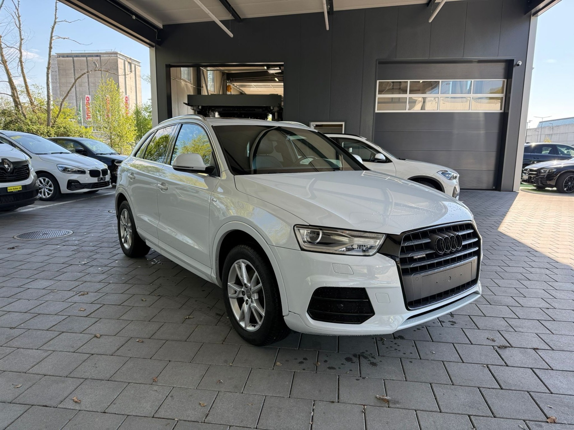 AUDI Q3 2.0 TDI sport quattro S-tronic - Auto Richner AG - Verkaufsfiliale in Arbon & Aadorf | Carrosserie & Werkstatt in Steinach